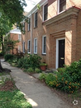 Building Photo - 308 E 7th St