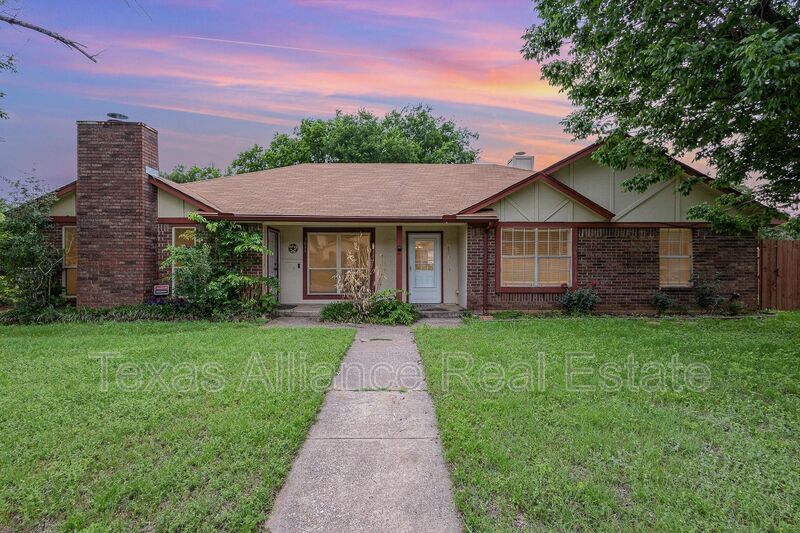 Foto principal - 3013 Timothy Ln