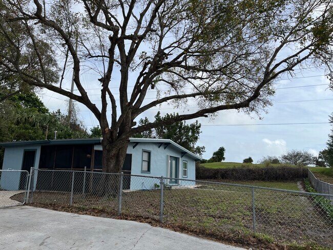 Building Photo - 202 Southern Ave