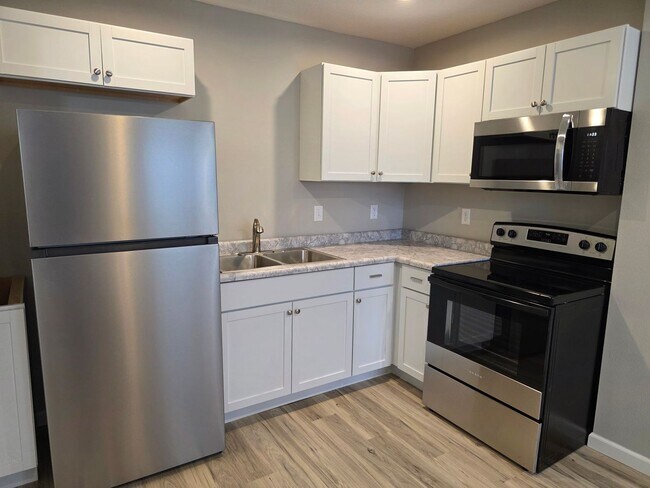 Foto del edificio - Remodeled Two Bedroom House!