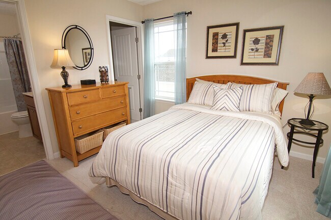 Building Photo - Promenade at River Landing