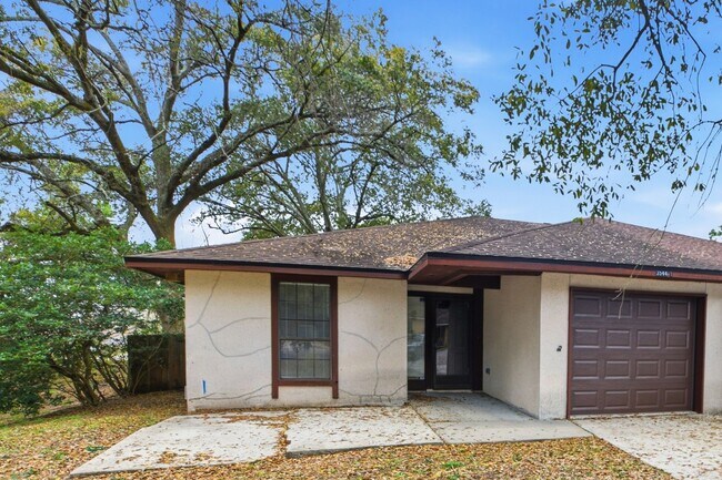 Foto del edificio - Convenient Turnkey Living in Colony Cove