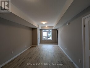 Building Photo - 74 THATCHER Dr