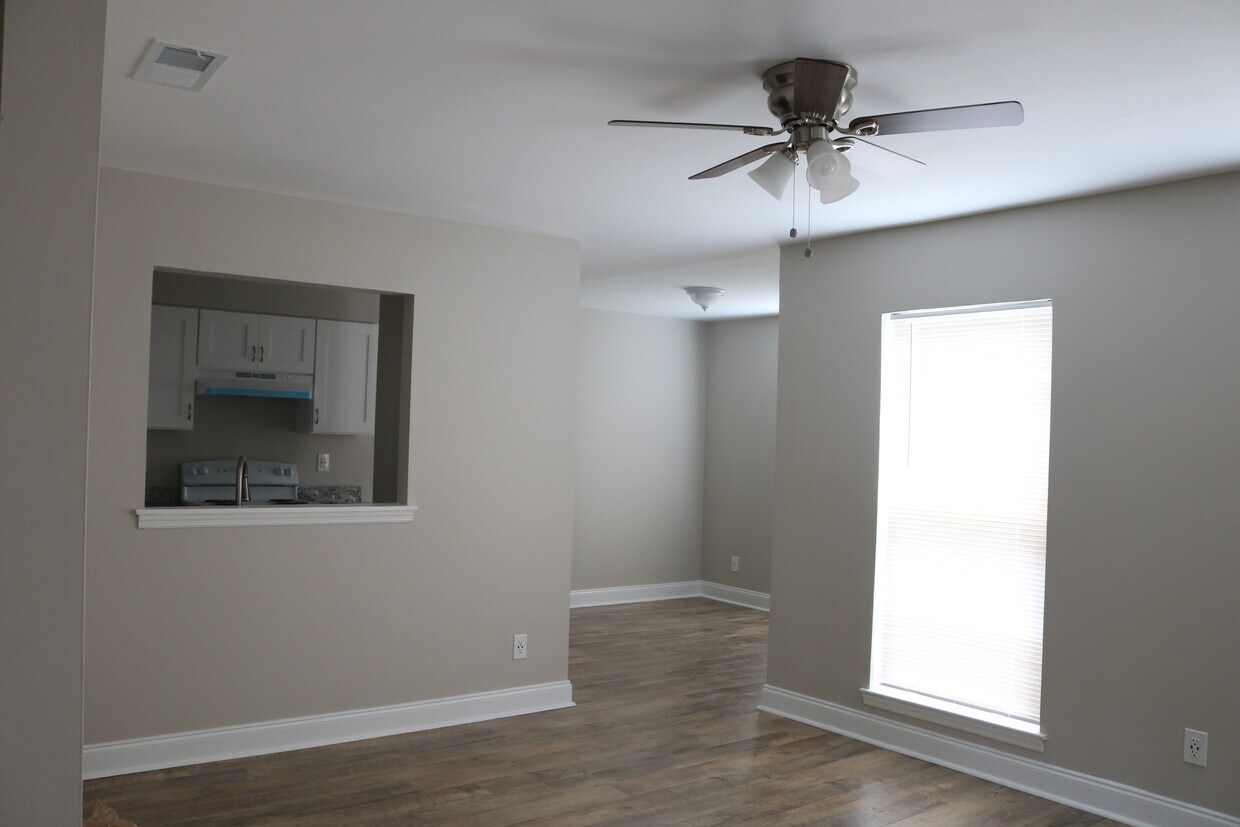 Foto principal - 114 Westscott Dr