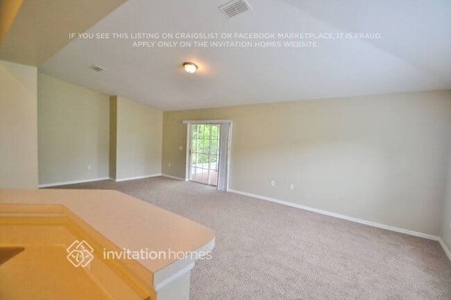 Building Photo - 992 Vanderbilt Dr