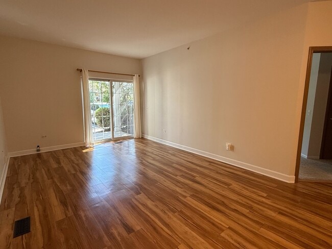 Building Photo - 3317 Stratford Ct