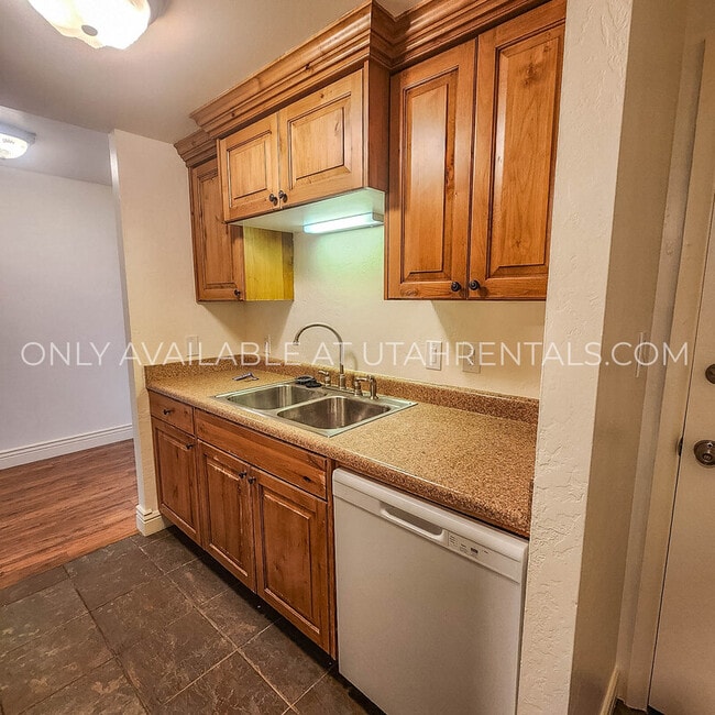 Photo - 87 W 300 N Apartment
