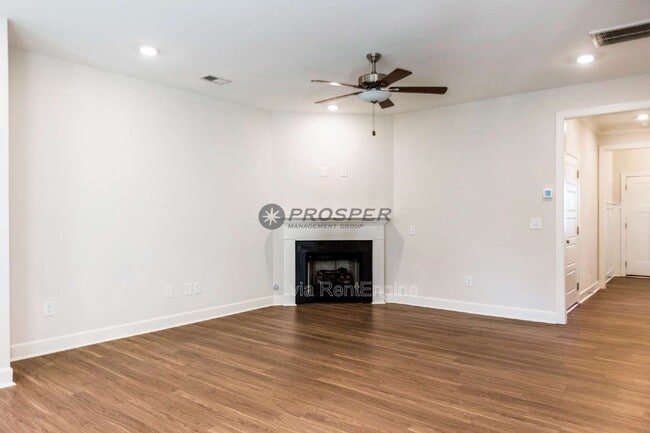 Photo - 16 Jaycee Ct Townhome