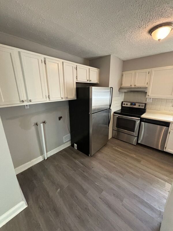 Building Photo - 1140 Northdale Ave