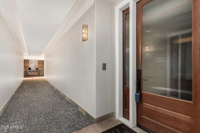 Foto del edificio - 4909 N Woodmere Fairway