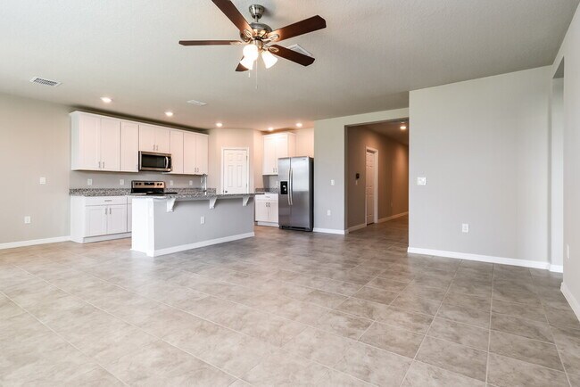 Foto del edificio - 5272 Sanders Oak Trl