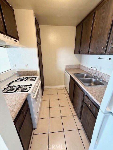 Foto del edificio - 9408 Olive St