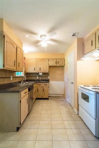 Building Photo - 2515 Greenhurst Dr