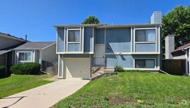 Building Photo - 4075 Dolphin Cir