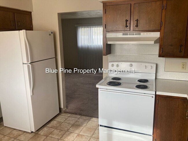 Building Photo - 1487 Mountain View Ln