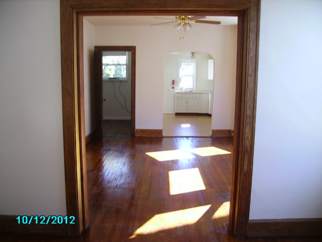 Building Photo - 3922 S Madison Ave