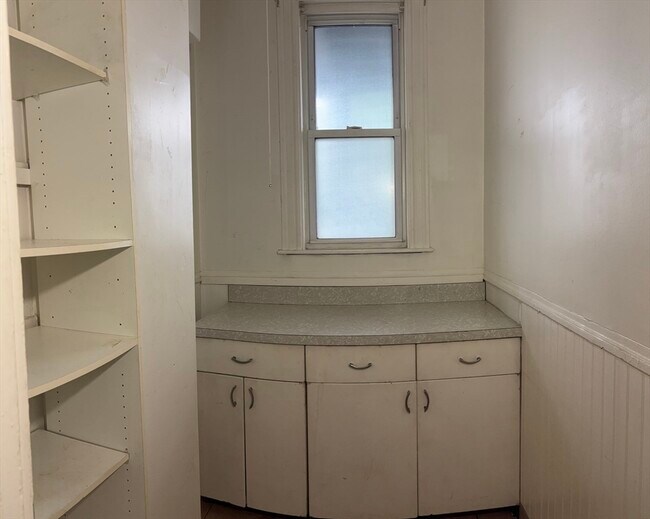 Building Photo - 427 Winthrop St