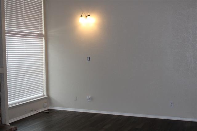 Building Photo - 721 Sceptre Cir