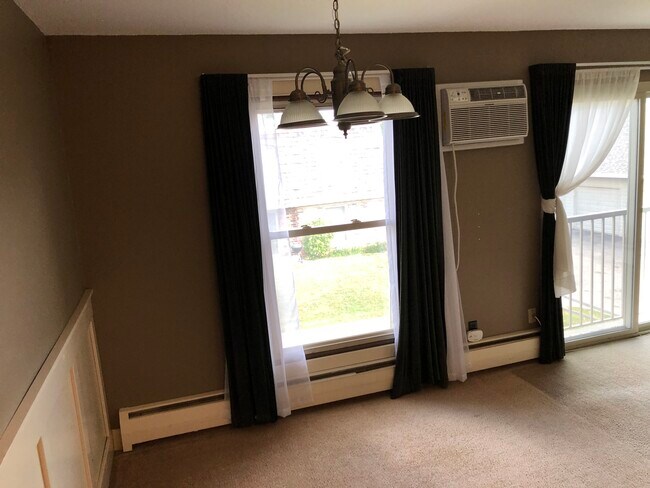 dining - 906 9th Ave S