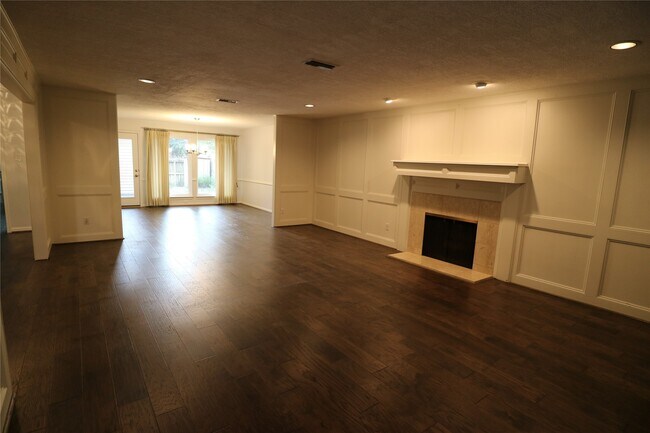 Foto del edificio - 9939 Kemp Forest Dr