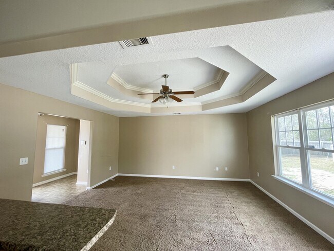 Building Photo - 207 Winchester Way S.E.