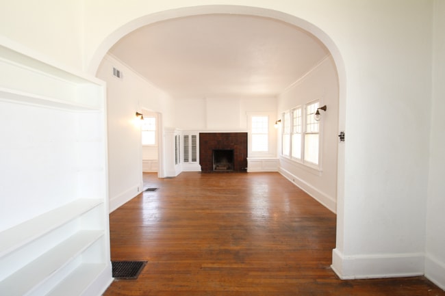 Building Photo - 2900 San Diego Ave