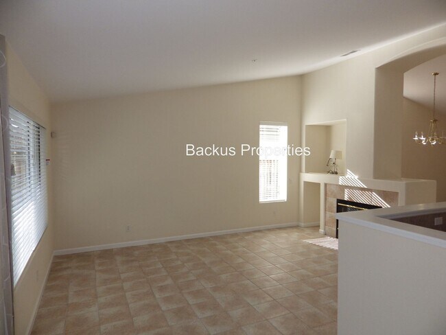 Foto del edificio - Wonderful Four beddroom home on Chamise Dr...