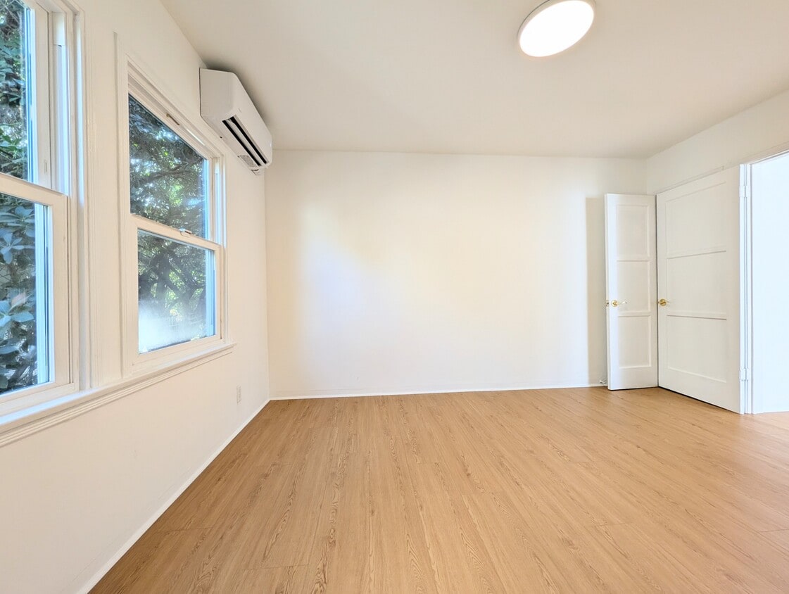Photo - 1604 Silver Lake Blvd (Los Angeles, CA)