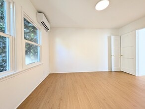 Building Photo - 1604 Silver Lake Blvd