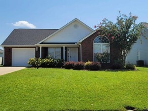 Building Photo - 215 Wembley Dr