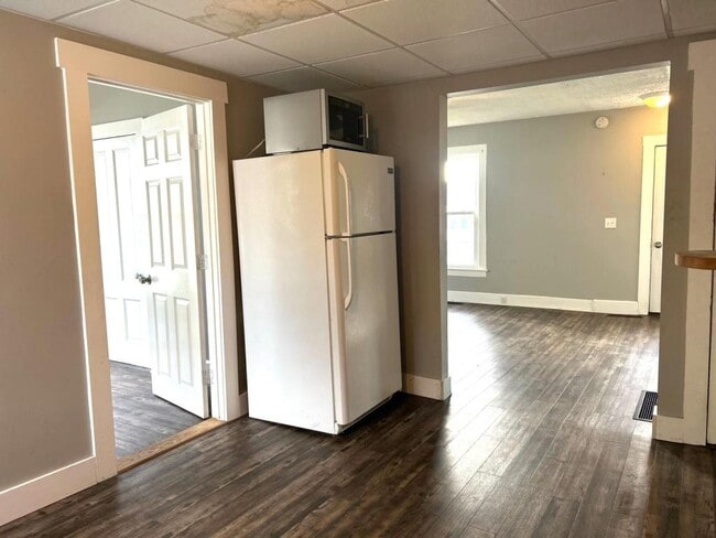 Building Photo - 636 Lisbon St