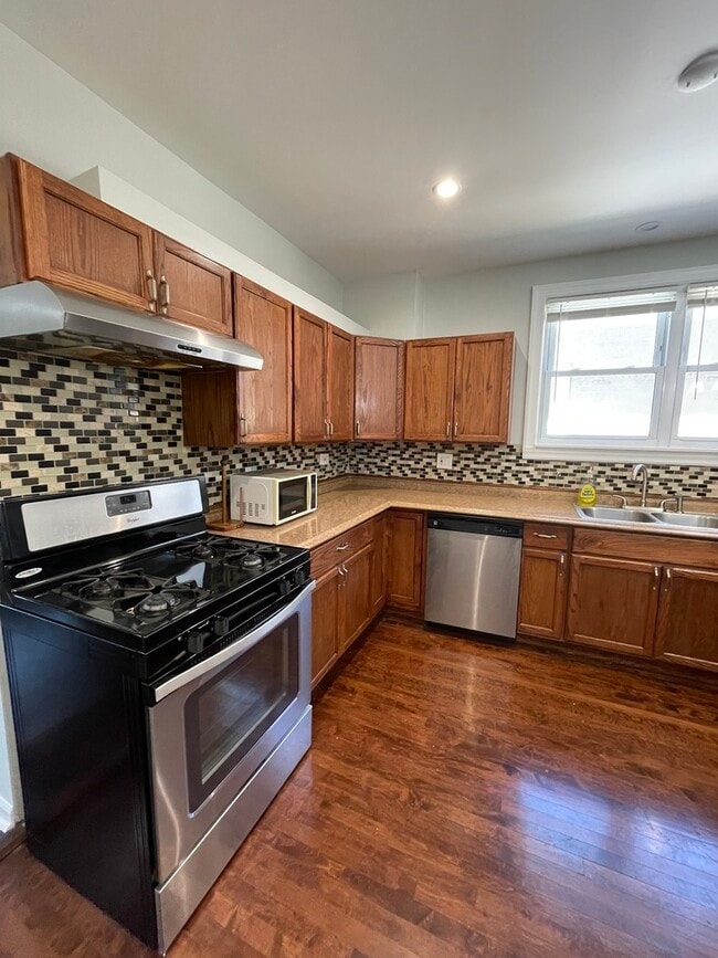 Foto del edificio - 7659 W Sunset Dr