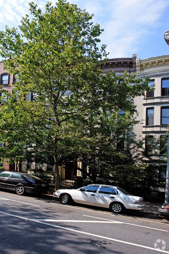 Building Photo - 478 3rd St