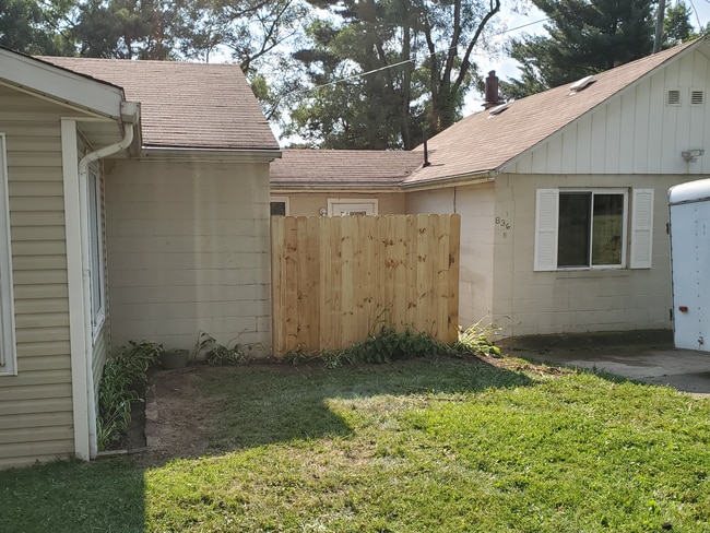 Unit B - 836 Oak Hill Rd
