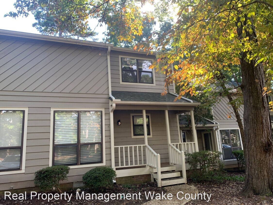 Primary Photo - 2 br, 2.5 bath House - 632 Applecross Drive
