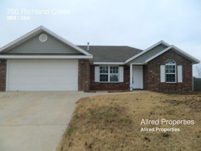 Primary Photo - 700 Richland Creek Ave