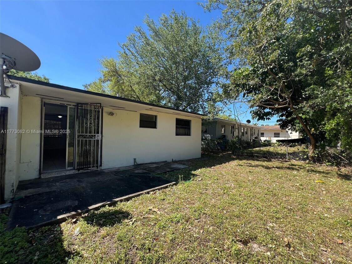 Primary Photo - 3797 NW 164th St