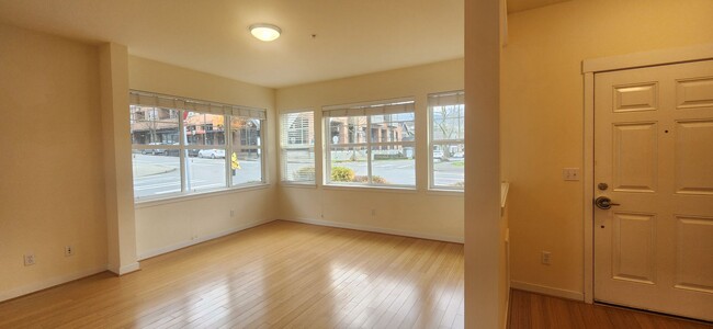 Foto del edificio - 3 Bed / 2 Bath Issaquah Highlands Townhome...