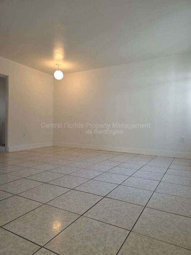Foto del edificio - 1010 E Central Blvd