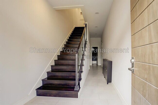 Foto del edificio - 5905 Kiam St