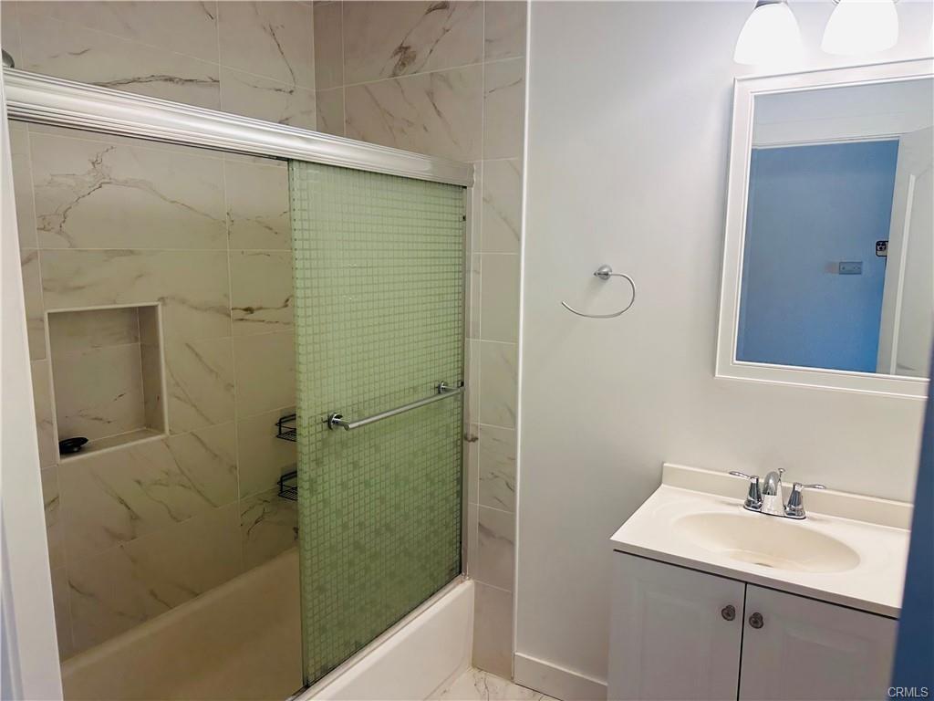 Foto principal - 1178 E 21st St
