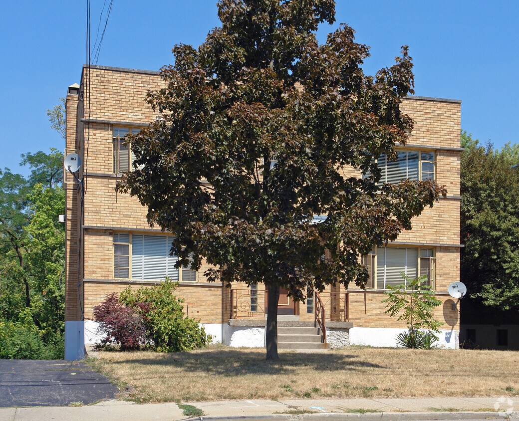 2580 Westwood Northern Blvd, Cincinnati, OH 45211 Apartments in