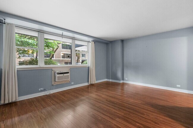 Foto del edificio - 2300 N Commonwealth Ave
