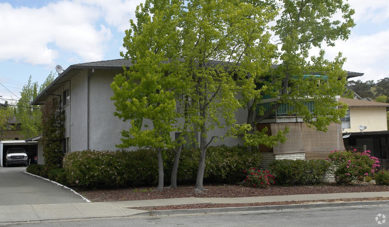 Foto del edificio - 120 Blue Ridge Dr