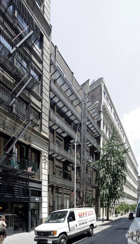 Foto del edificio - 65 E 11th St