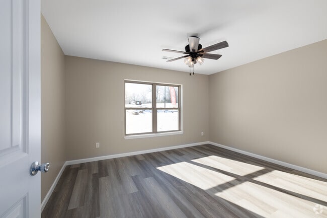 1BR, 1BA - 768SF - Bedroom - Autumn Leaf Apartment Homes