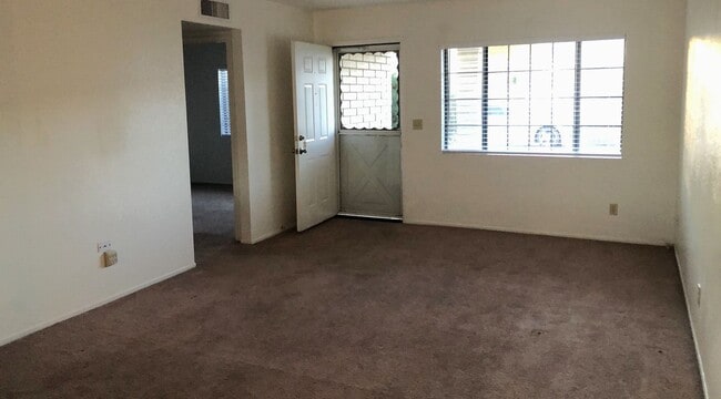 Building Photo - Canyon Shadows Great 2+2!