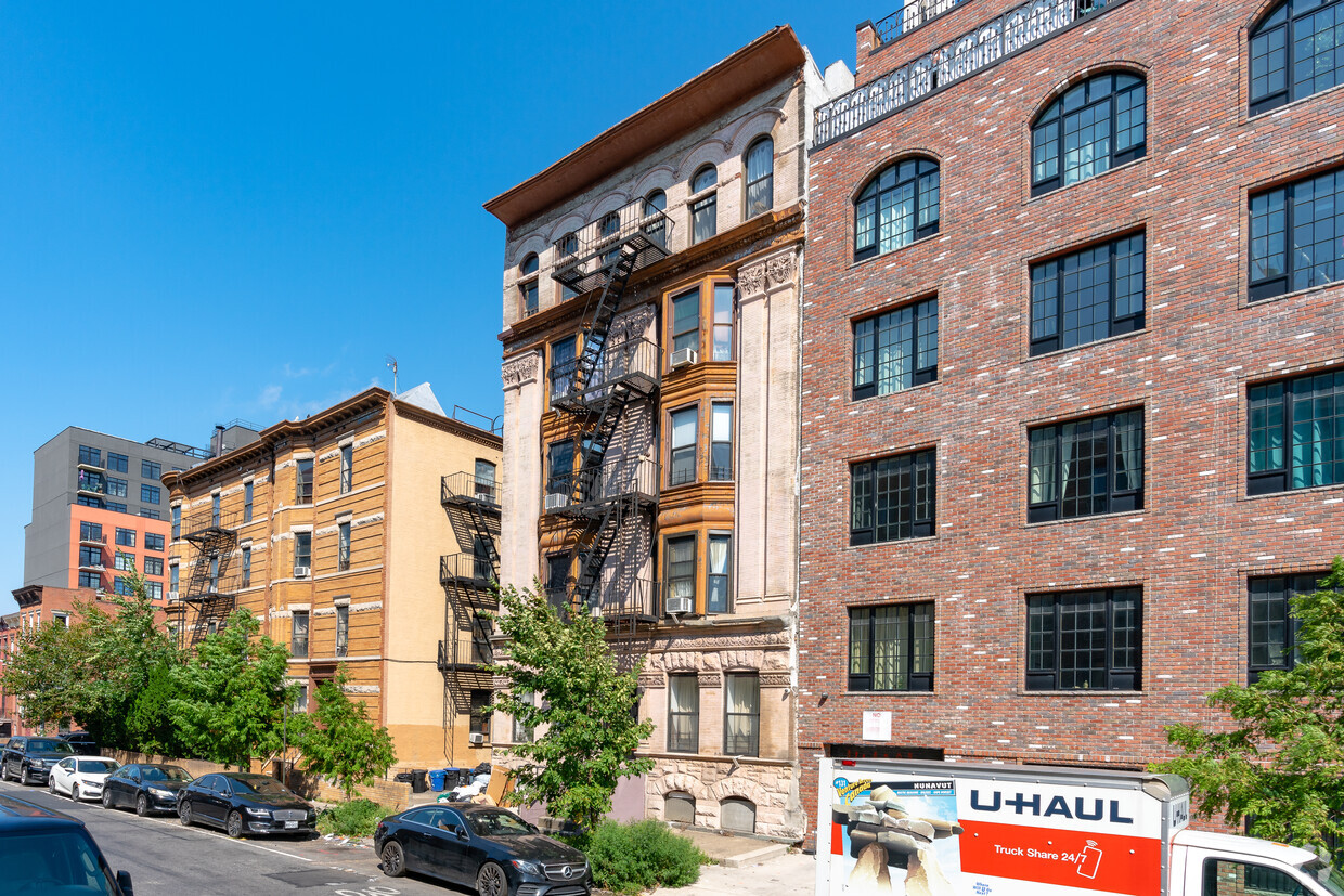 Apartamentos - 29 Brooklyn Ave