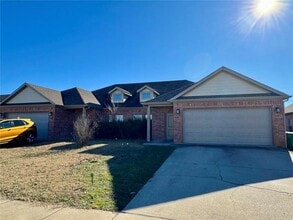 Building Photo - 936 Kensington Dr