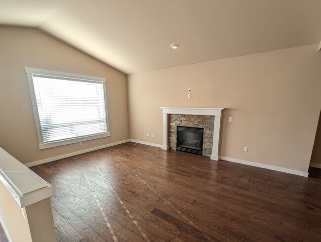 Foto del edificio - Spacious 3 Bedroom House with Air Conditio...